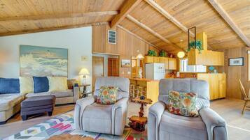 House (2 Bedrooms) | Front of property