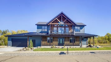 House (4 Bedrooms) | Front of property