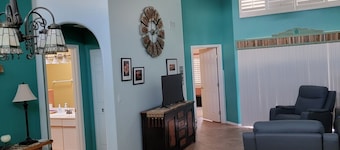 Gorgeous townhome with AC in Green Valley. Garage to park your vehicle.