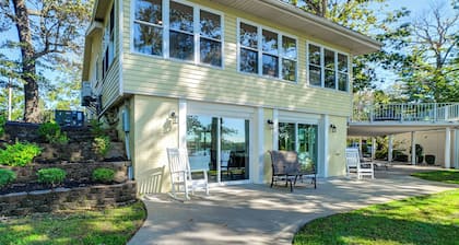 Spacious Kentucky Lake Escape w/ Dock & Views