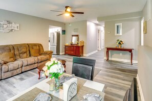 Interior - 9 Mi to Downtown Atlanta: Quiet Eastside Apartment (Decatur)