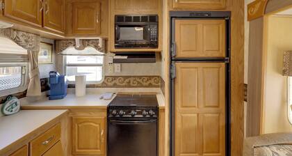 2 Mi to Lake Guntersville: Peaceful Camper Home