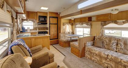 2 Mi to Lake Guntersville: Peaceful Camper Home