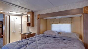 Apartment (0 Bedroom) | Interior