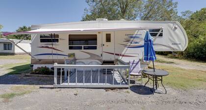 2 Mi to Lake Guntersville: Peaceful Camper Home