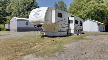 Apartment (0 Bedroom) | Interior