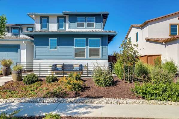 House (1 Bedroom) | Interior - Cozy & Convenient Residential Duplex in Woodland (Woodland)