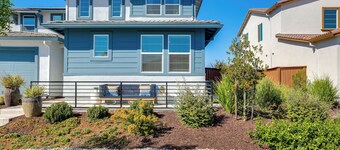 Cozy & Convenient Residential Duplex in Woodland