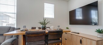 Cozy & Convenient Residential Duplex in Woodland