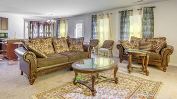 House (3 Bedrooms) | Front of property