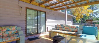 Playground & Grill: Pet-friendly Griffin Getaway!