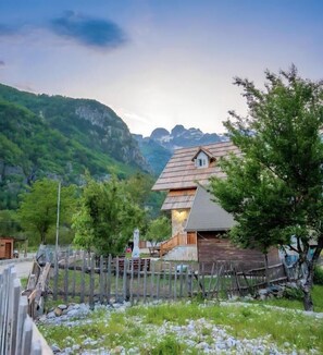 Property grounds - Bujtina Tinari (Theth)