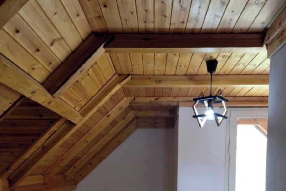 Basic Triple Room, Balcony, Mountain View | WiFi (free), bed sheets