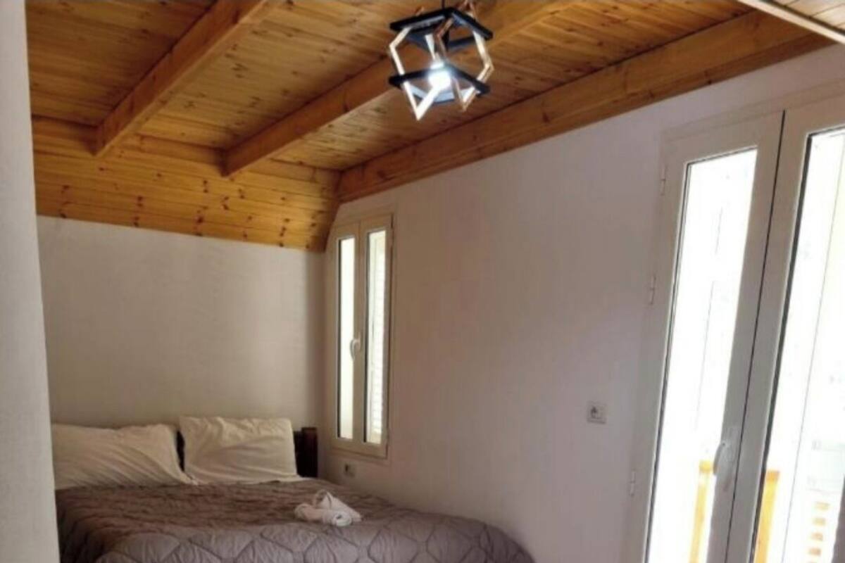 Family Room, Balcony, Mountain View | Free WiFi