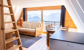 Living area - Intimate Chalet With Breathtaking View (Huez)