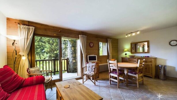 Unclassified image, 1 of 3, button - Apartment in Eucherts With Ski Access (Montvalezan)