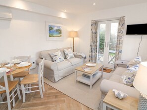 Living area - Quay Cottage (Salcombe)