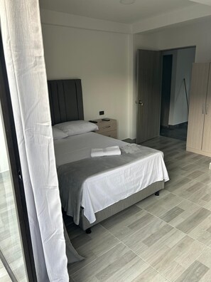 8 Schlafzimmer, WLAN