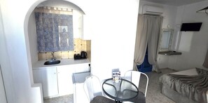 Interior - Double Room with View 7: Sea View, Balcony & Air Conditioning (Perissa)