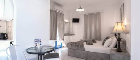 1 bedroom, bed sheets