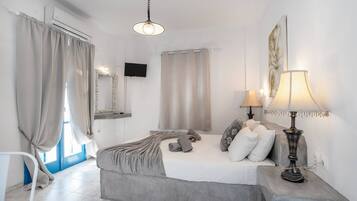 1 bedroom, bed sheets