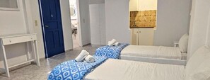 1 bedroom, bed sheets