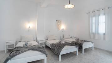 1 bedroom, bed sheets