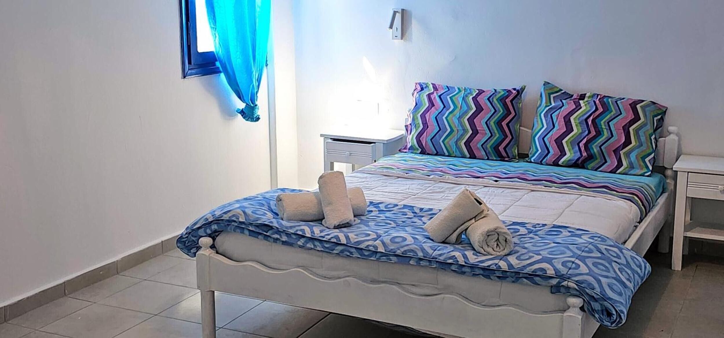 1 bedroom, bed sheets