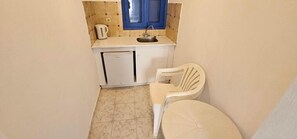 Interior - Economy Double Room 2 with Balcony and Air Conditioning (Perissa)