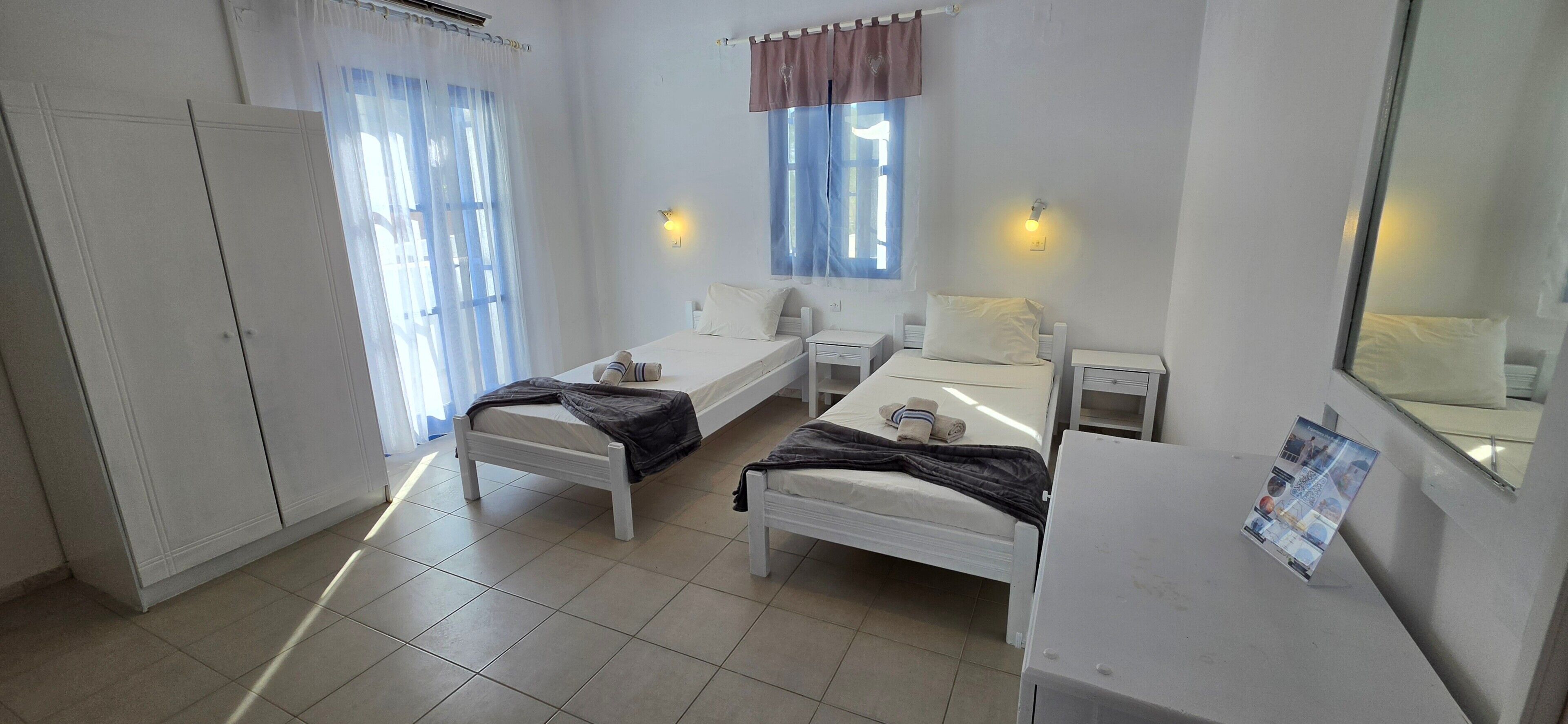 1 dormitorio y ropa de cama