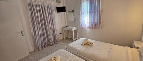 1 bedroom, bed sheets