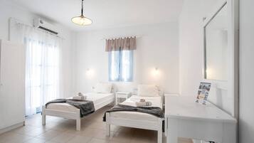 1 bedroom, bed sheets