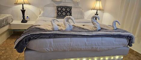 1 bedroom, bed sheets