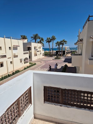 Room, 1 Bedroom, Smoking, Balcony | Property grounds