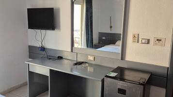 Room, 1 Bedroom, Smoking, Balcony | 1 bedroom