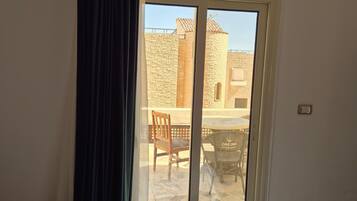 Room, 1 Bedroom, Smoking, Balcony | 1 bedroom