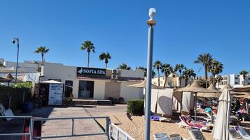 Room, 1 Bedroom, Smoking, Balcony | Property grounds