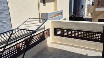 Room, 1 Bedroom, Smoking, Balcony | Property grounds