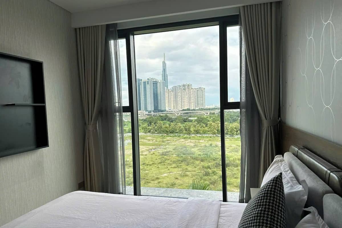 Royal Room, 1 Bedroom, Club Lounge Access, City View | Egyptian cotton sheets, premium bedding, down comforters