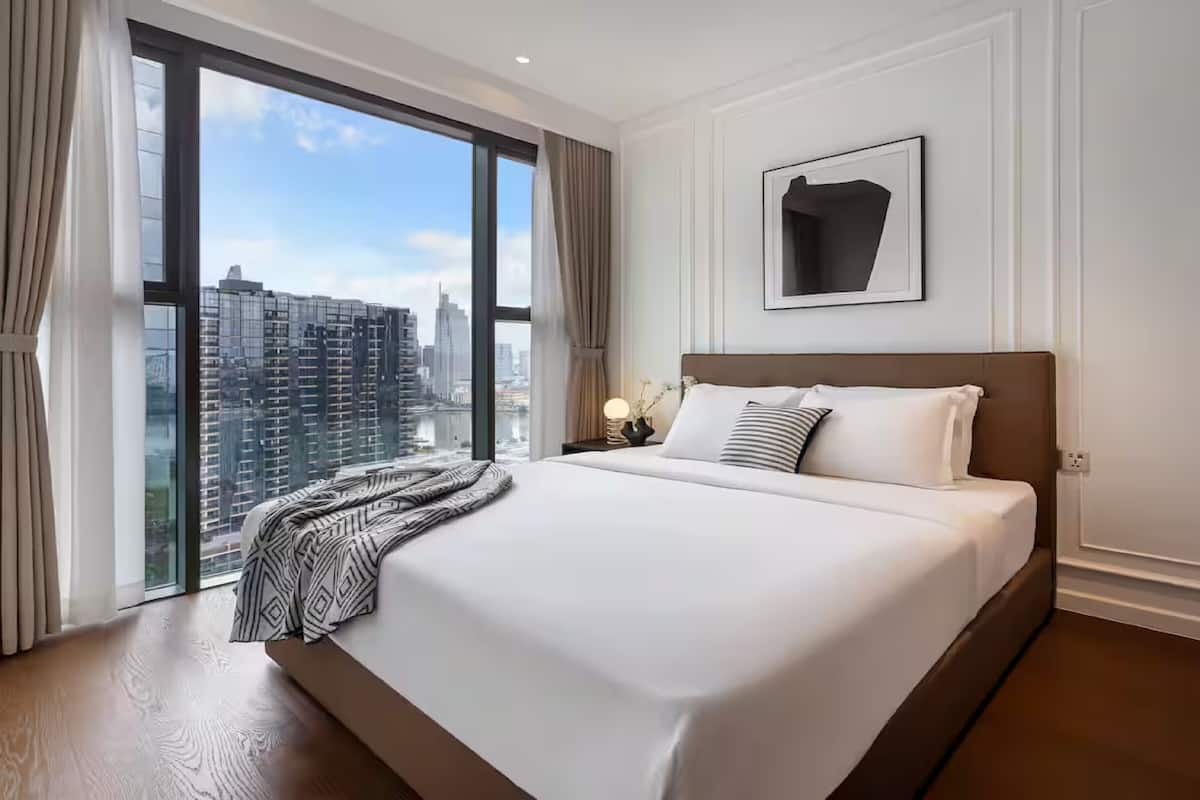 Presidential Room, 2 Bedrooms, Club Lounge Access, City View | Egyptian cotton sheets, premium bedding, down comforters