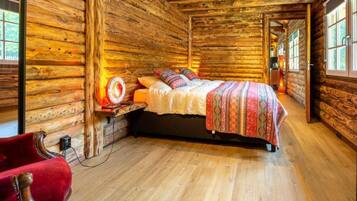 Bungalow | 3 bedrooms, individually furnished, bed sheets