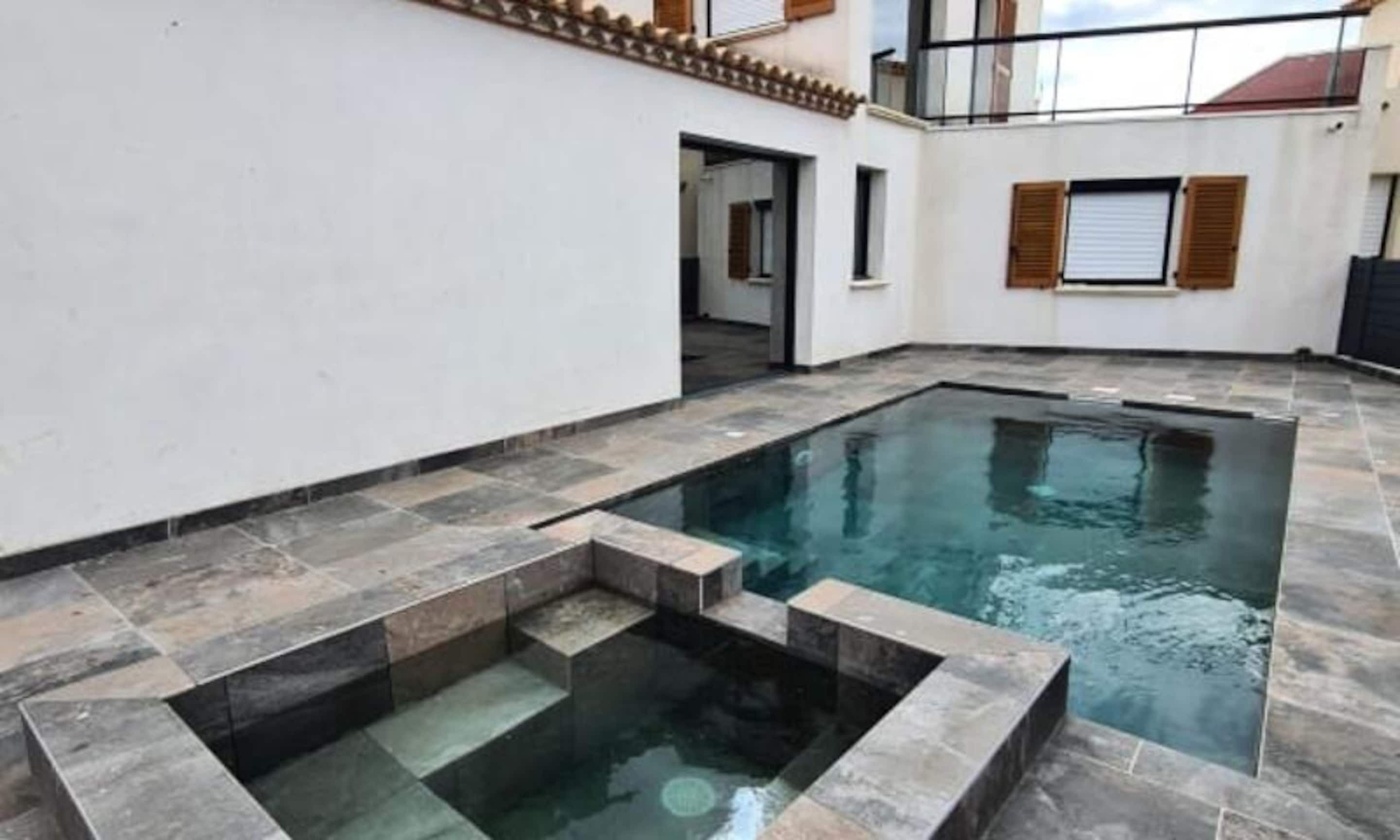 Indoor pool, outdoor pool