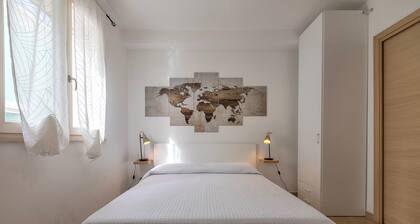 Room 'L'Angolo- Camera 2' with Shared Terrace, Wi-Fi and Air Conditioning