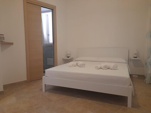 Room 'L'Angolo- Camera 2' with Shared Terrace, Wi-Fi and Air Conditioning