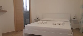 Room 'L'Angolo- Camera 2' with Shared Terrace, Wi-Fi and Air Conditioning