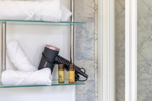 Unclassified image, 5 of 29, button