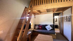 Living area - Nantchu 10 (Les Allues)