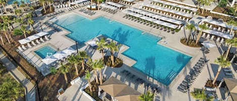 Una piscina techada, una piscina climatizada