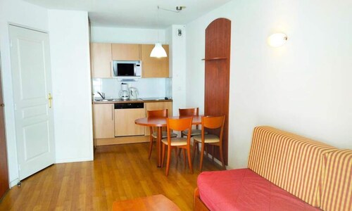 Apt Ndeg145 - 1st Floor - Hourquette Building