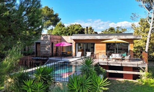 Villa Near Velaux With Pool & Hills View